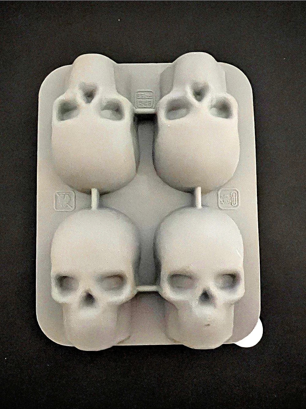 New (2-Pack) 3D Skull Silicone Ice Cube Mold Trays – Spooky Home Bar Halloween E